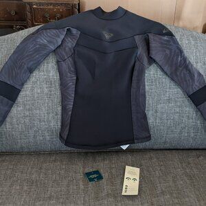 Roxy 1mm Syncro Long Sleeve Jacket size 6 (wetsuit)